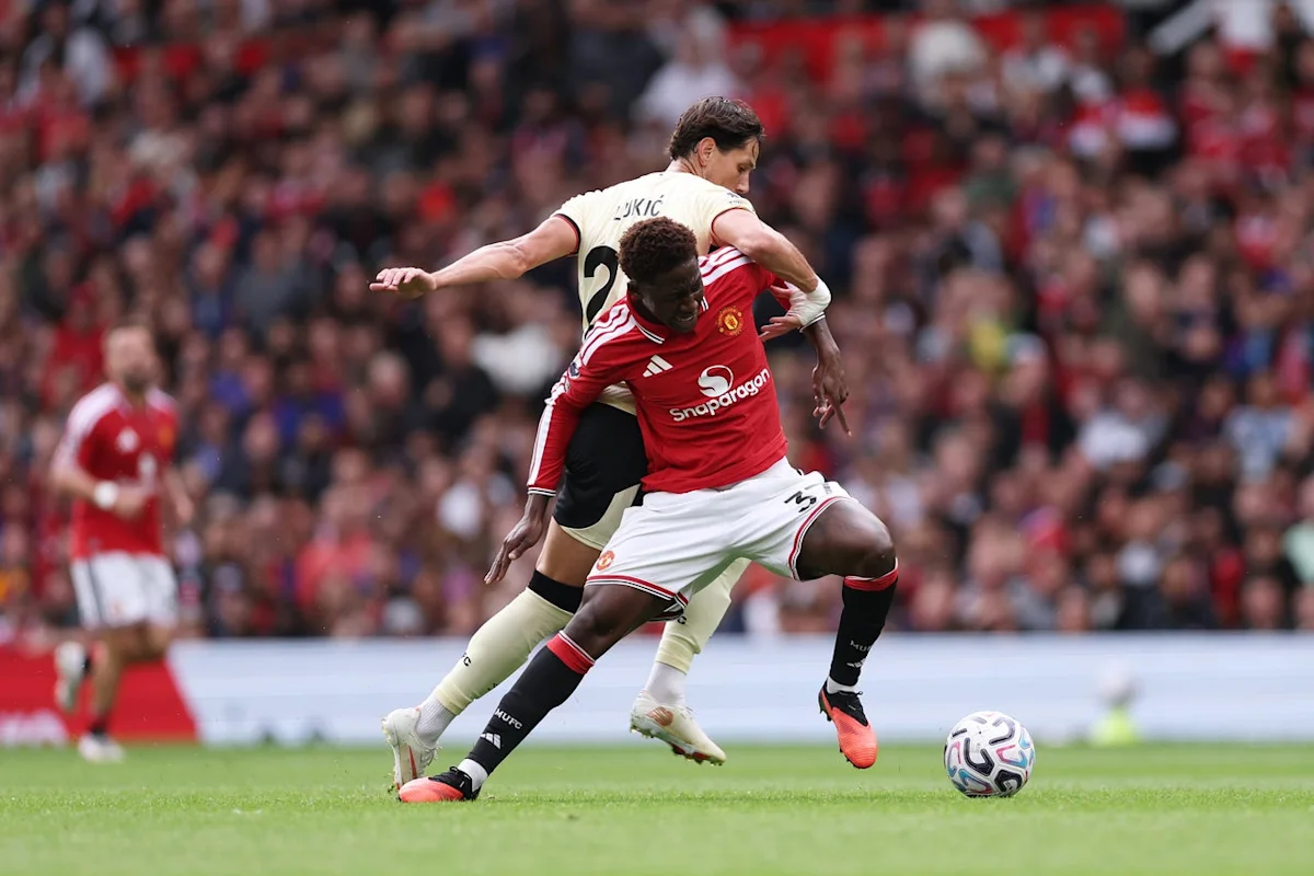 Performa transformatif Kobbie Mainoo jadi solusi lini tengah Manchester United di bawah Michael Carrick