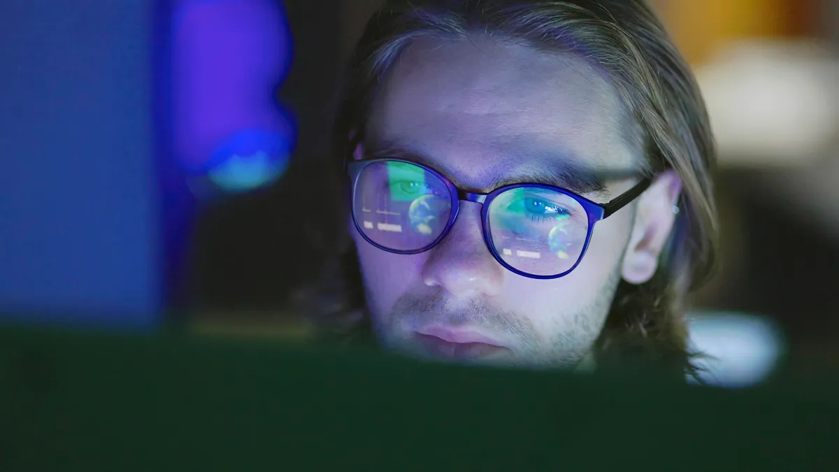 Solusi low-tech seperti verbal passphrase jadi pertahanan terbaik hadapi ancaman AI deepfake di perusahaan